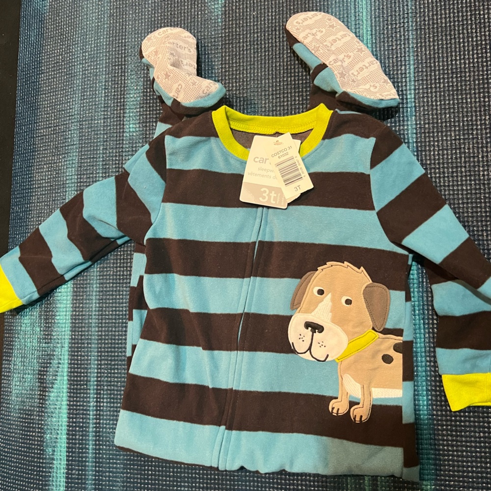 NWT adorable CARTER’s Sleepwear onesie zip up sz 3T, grip on feet!